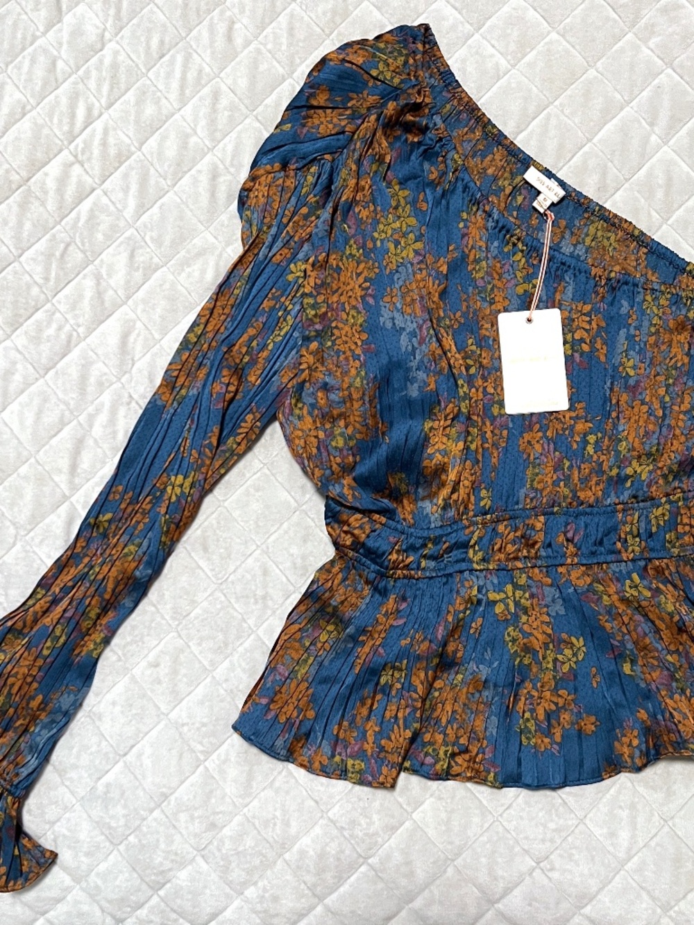 NWT Skies Are Blue Blue Floral One-Shoulder Peplum Blouse Size Medium